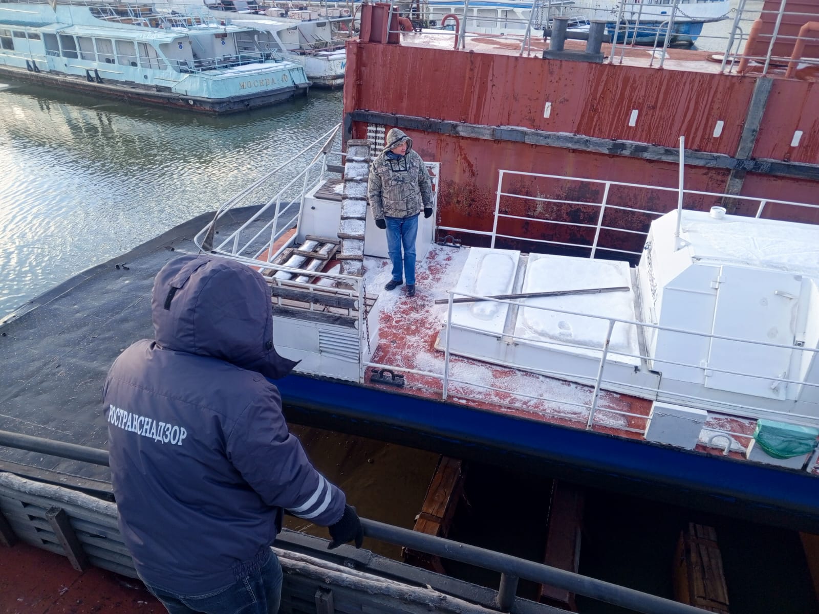 Закрытие навигационного периода 2025 года, подъём служебного теплохода «Патрульный-2» на зимний отстой